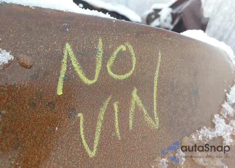 2023 Tesla Model Y Awd/Long Range Dual Motor All-Wheel Drive z USA, uszkodzony, nr VIN 7SAYGAEE0PF969370